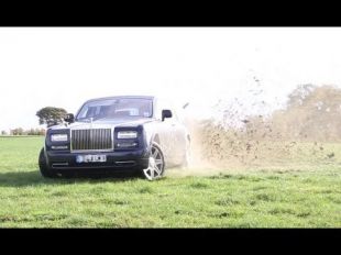 Rolls-Royce Phantom tourmentée par TaxTheRich